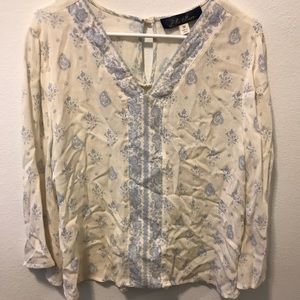 Vintage flare sleeved top